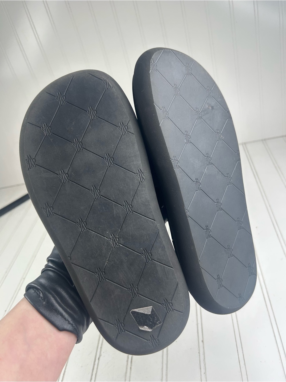 Moncler Black Logo-Embossed Rubber Slip-On Slides Women’s Size 38 US 8 - Picture 5 of 11